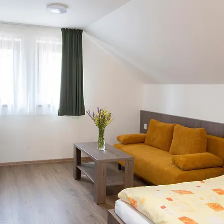 Apartman Nad Sklepem Boretice Exterior photo